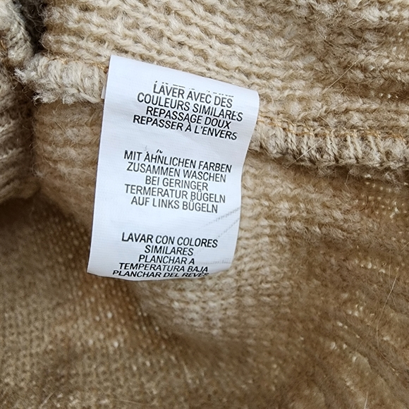 New Nasty Gal Knit Crop Top Cardigan Button Up Tan Festive Holiday Sweater Small - Picture 14 of 16